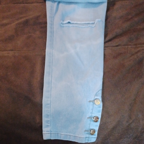 VO JEANS Blue Ankle Cropped Distressed Jeans - Picture 14 of 14